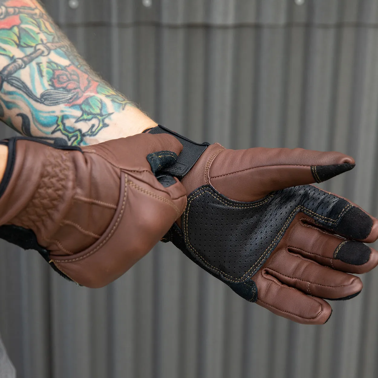 Belden Gloves - Chocolate/Black