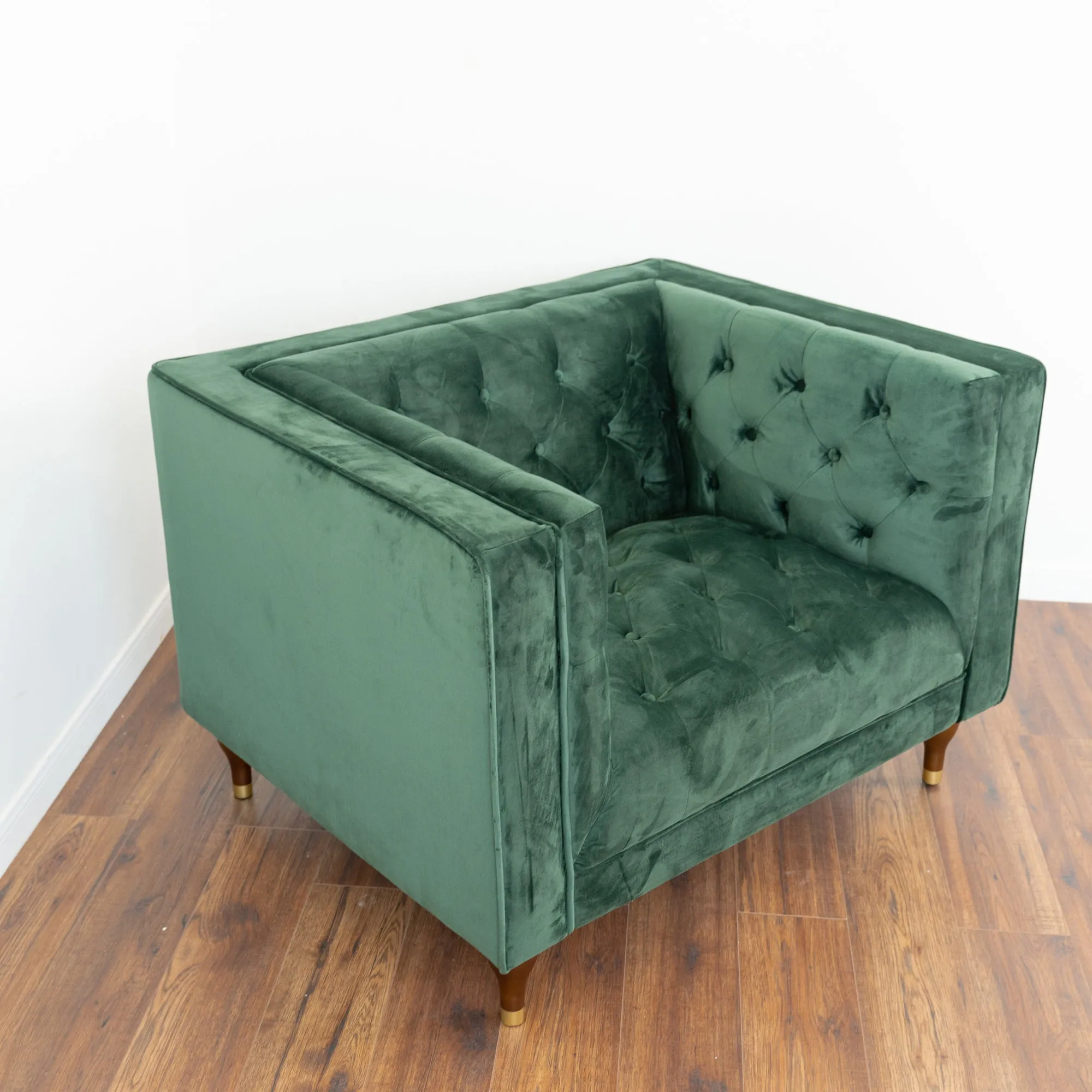 Evelyn Tufted Back Velvet Lounge Chair